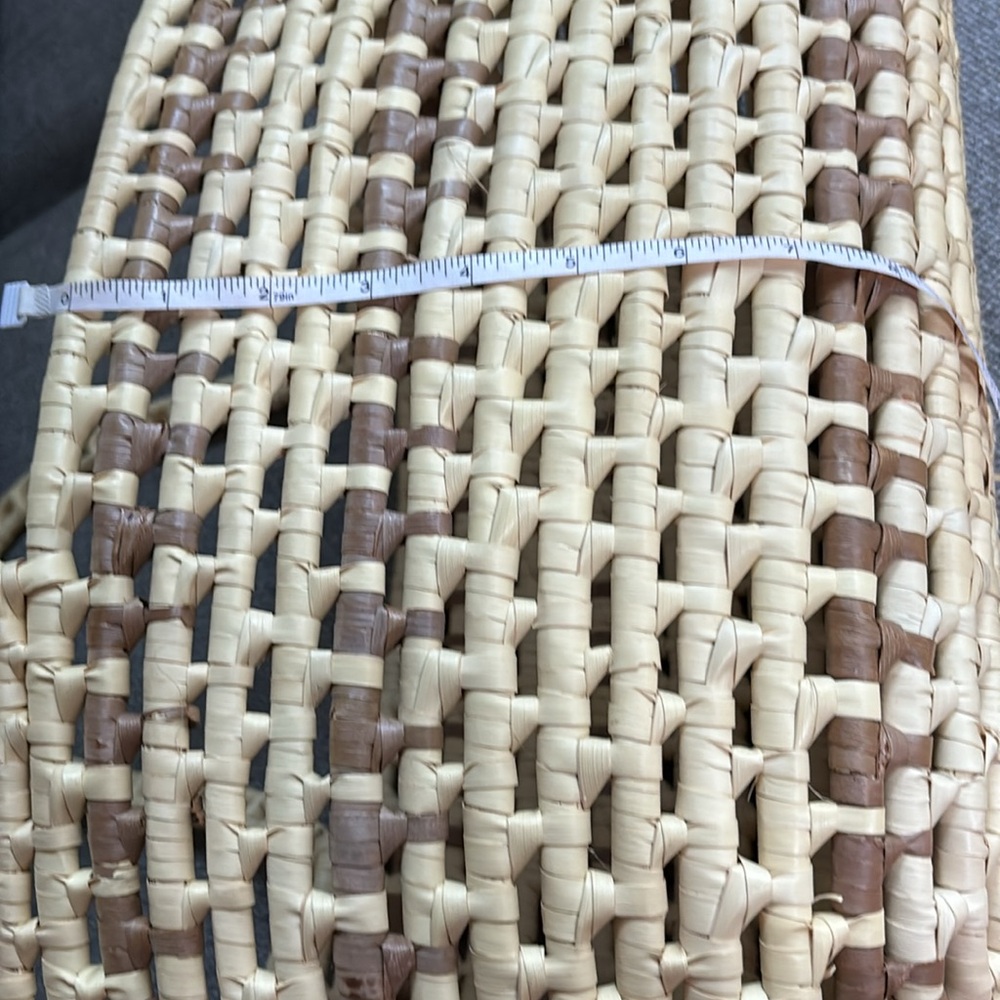 Handwoven basket handle tote with oval basket - Picture 4 of 9